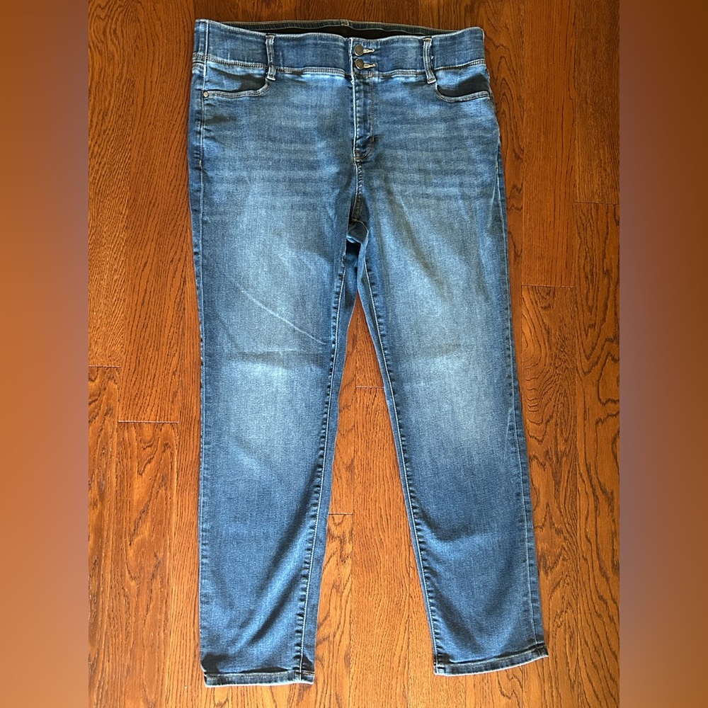 [Nine West] Size 18 Women’s Curvy Straight Leg Mid Rise Tummy Control Jeans